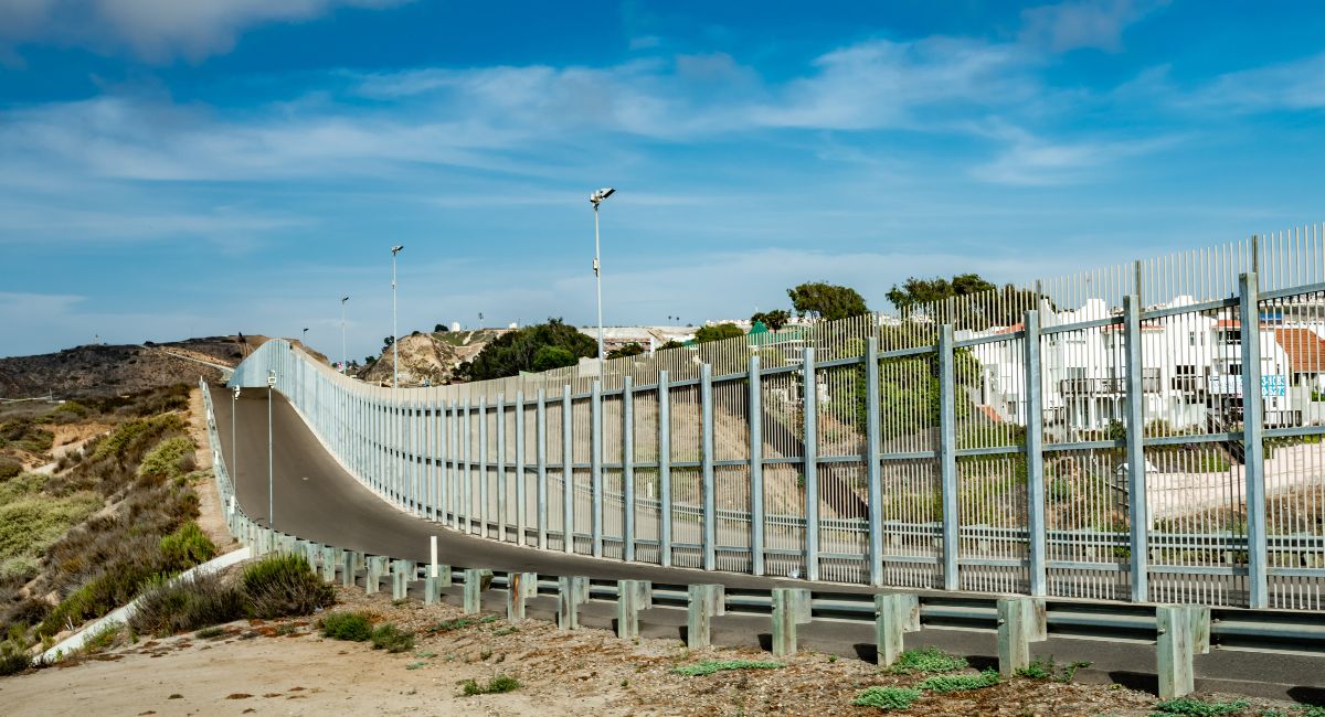 Navigating the Border Crisis: Analyzing Policy Options Amidst Polarized Politics